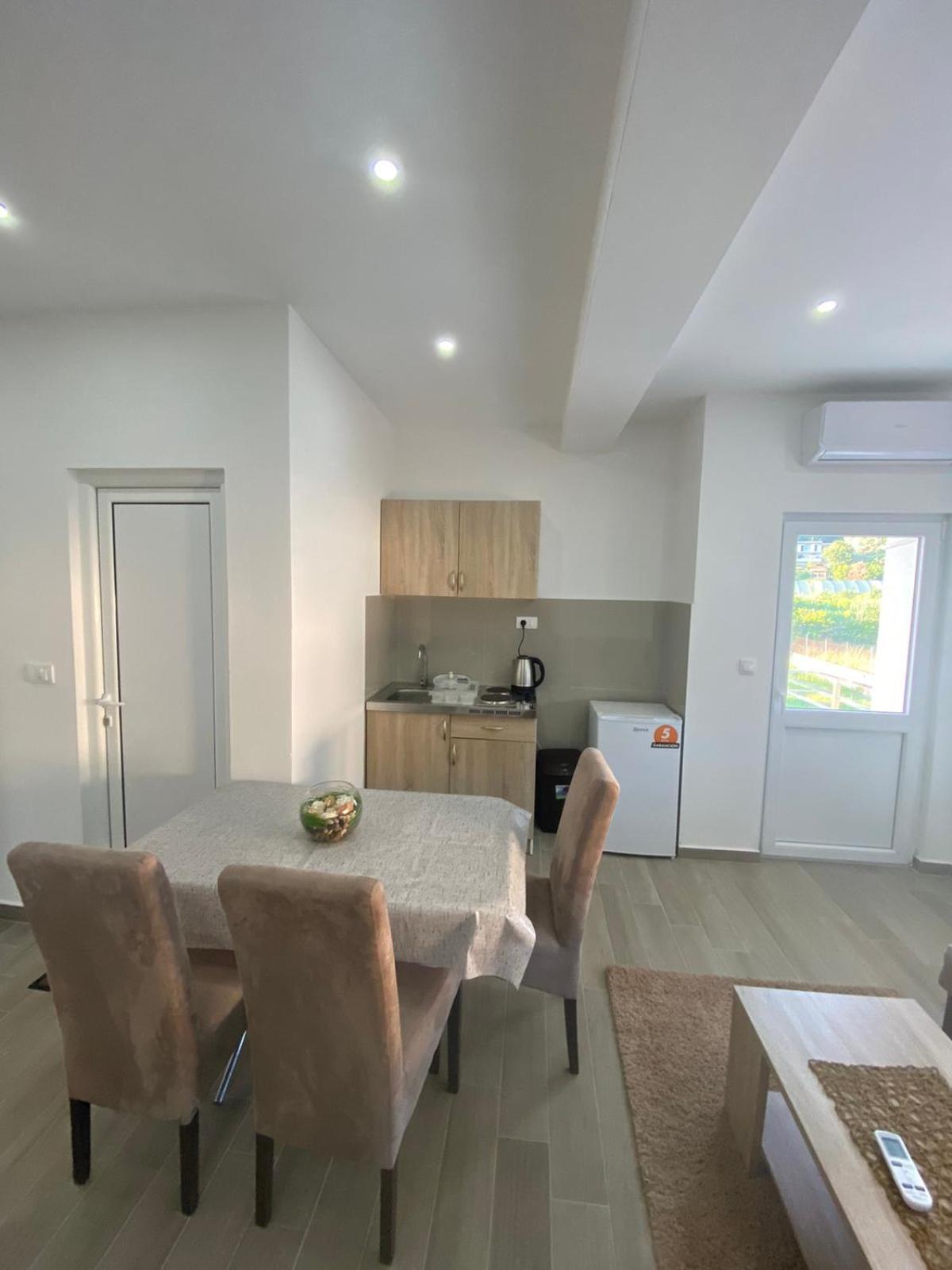 Gjoni Apartments Ülgün Oda fotoğraf